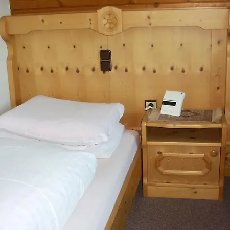 בית הארחה Pension Resi *